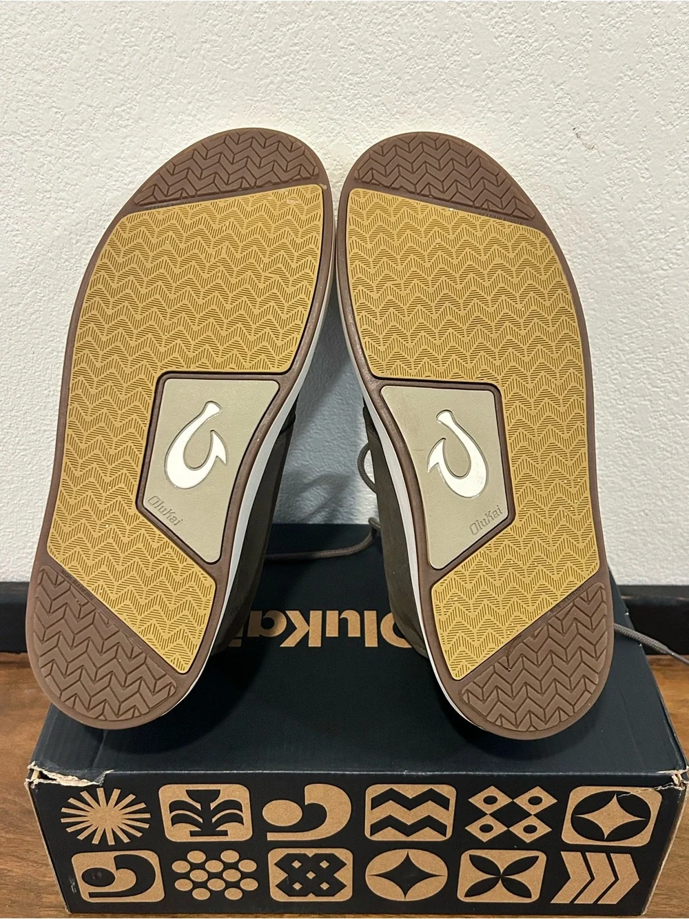 OLUKAI Men's OluKai Papaku 'ili Waterproof Chukka Boots   SZ-10 NEW W/Box